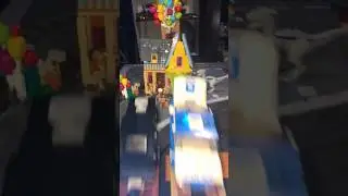 Up house down house. Lego city stunts
