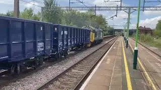 Class 37 37418 on FREIGHT powering through ACTON BRIDGE9/5/23