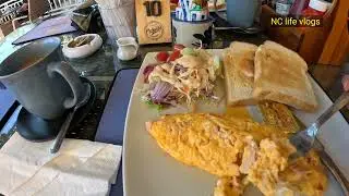 Breakfast at Jomtien beach Thailand: อาหารเช้าแถวหาดจอมเทียน บรรยาดาศดี้ดี 6/11/2025 