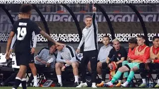 TERNYATA BUKAN ORANG SEMBARANGAN, 1 ASISTEN JOHN HERDMAN CURI PERHATIAN
