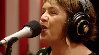 EntreMundos Quarteto 'Chovendo na roseira' | Live Studio Session