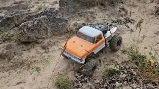 Ford F100 1968 ascender de Vaterra - Test en pneus Louise en terre lunaire