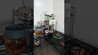 Typical Desi jugaad, sab dabbe or bottles use ho gaye 🤣😂 bachelor's kitchen setup #jugaad #shorts