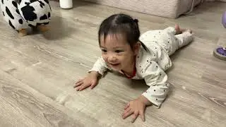 Ông ngoại làm cướp hù bé San San 😂