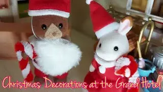 Sylvanian Families/Calico Critters Christmas Decorations at the Grand Hotel (Cloverleaf Manor)