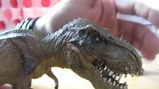 Trex marron de chez Papo 55075 et 55027