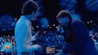 Settembre e Alex Wyse mentre cantano Vertebre insieme 