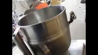 Groen Self Contained Steam Jacketed 20 Qt Kettle Model TDB/7-20
