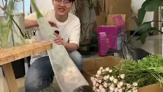 我的花店日常：手打11支向日葵，包完了真的手都要断了，比我包33、52玫瑰还累😭。#我的花店日常 #生活vlog日常记录 #日常volg #花与生活 #生活仪式感
