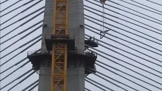 2026.01.28  淡江大橋 主橋塔7.5階工作平台拆缷塔吊吊缷中 施工概況近距觀察 空拍 LIVE 直播