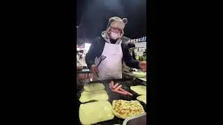 Delicious food live