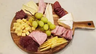 Quick and Easy Charcuterie Board Everyone Can Make