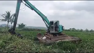 (Đ&atilde; b&aacute;n)Kobelco sk75-3 cần d&agrave;i l&agrave;m việc tr&ecirc;n ph&agrave; , gi&aacute; 225tr lh:0962224608