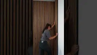WoodUp Holzpaneele installieren an TV Wand