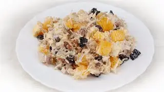 Salad with walnuts, prunes, orange, chicken and cheese. Very tasty #salad