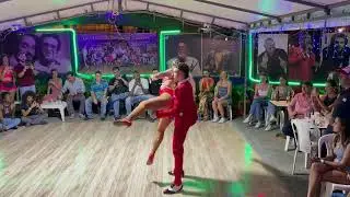 🔥 CALI'S SALSA MAGIC! Watch This POWER COUPLE Stun Crowds with UNREAL Cali-Style Moves! 🇨🇴