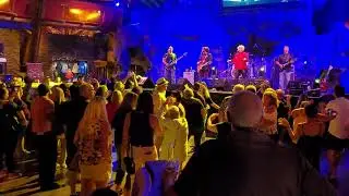 The band Red Light performing at Mohegan Sun Casino, I got a feeling