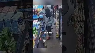 Shop owner outsmarts dumb robbers
