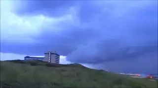 Single-cell onweerswolk vanaf de Noordzee in Den Haag [weervideo] - 2014-08-14