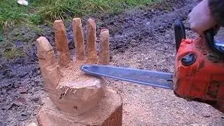 Hand - Chainsaw Carving (Schnitzen mit der Motorsäge)