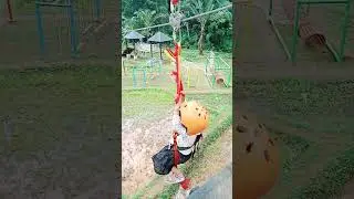 zalfa naik flying fox guys berani juga dia🤩🤗#shorts #rock # #hiphop #music #mainananak