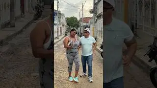 Llegando al barrio de la coste&ntilde;a #humor #comedia #shorts