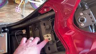 Ninja 400 / Z400 Battery Tender install