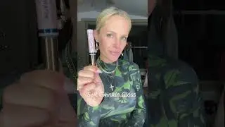 A glossy try-on with Molly Corder 🤩💋✨
