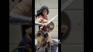 Wonder Woman 1/6 Rebirth by XM Studios  - Dc Comics Statue Collection