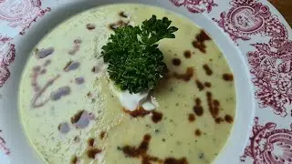 ,,Frisch und leicht: Cremige Zucchinisuppe     selbstgemacht