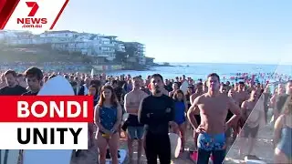 Bondi Beach giant human chain honours Bondi terror attack victims | 7NEWS