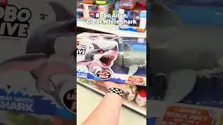 Robo Alive Shark Takes a Dive! 🦈 Family Fun in the Pool! 🌊 #RoboAlive #ZURU