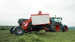 KUHN UK MERGE MAXX 950 In action