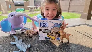 Educational Insights GeoSafari Fossil Excavation Kit - We Dig! Will You?