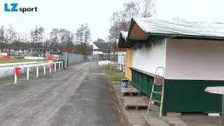 LSK Lüneburger SK.  Buschi und Juri inspizieren den B - Platz als 