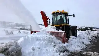 Pronovost Snow Blower and Hardy Salt Spreader P-1020TRC