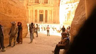 From Petra ticket office to The Treasury (Al-Khazneh) POV view