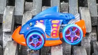 Shredding Hot Wheels Street Beasts 2! What's Inside??