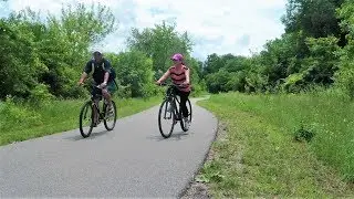 Koj Yog Kuv Txoj Sia - Couples Biking @ Riverside International Friendship Garden