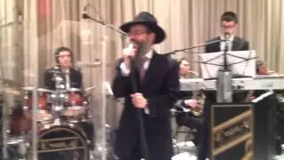 Avrom fried singing alei katan with Evanal band