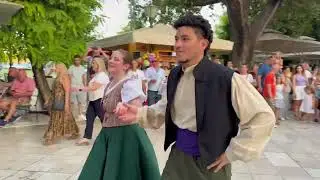 Els balls tradicionals d&rsquo;Andorra arriben a l&rsquo;Illa Grega de Corf&uacute; de la m&agrave; de l&rsquo;Esbart Dansaire.