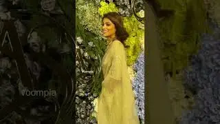 Actress Shriya Saran's Hot Navel & Boobs Exposed in Saree - Actress Shoot
