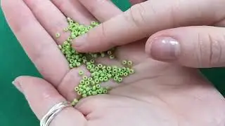 Light Green Glass Seed Beads Approx 2mm Pack Of 2000+ Y20055