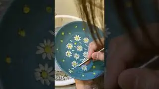 A plate full of daisies ✨ #handmadeceramics