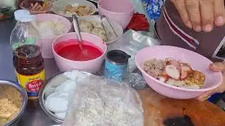 Add up many kinds of topping on rice noodle !!! The best noodle shop near Goverment savings bank.