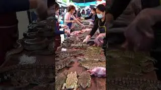 Busy Traditional Asian Market@muhammadarif-ai