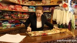 Como conservar y guardar un mant&oacute;n de Juan Foronda. Sevilla