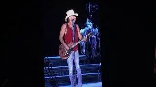 Kenny Chesney - The Boys of Fall (Foxboro 8/25/18)
