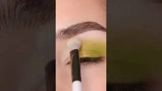 Soft green look #eyeshadow #greeneyeshadow #greeneyemakeup #eyemakeup #wingedliner