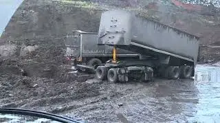 Truck and Trailer Freight-liner Tipper Jacknifing  NZ